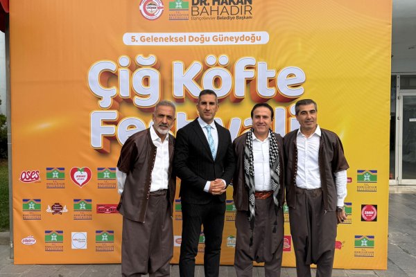 Bahar Şenliklerinin Vazgeçilmez Lezzeti:  Çiğ Köfte