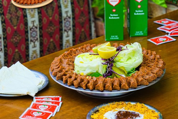 ETSİZ ÇİĞ KÖFTE NASIL YAPILIR? SERİNCE'DEN ETSİZ ÇİĞ KÖFTE TARİFİ