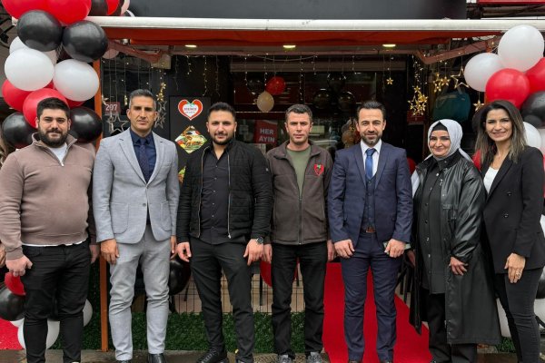 Serince Çiğköfte Bayilik İzmir: Kârlı ve Güçlü Bir Franchise Fırsatı  İzmir’de Çiğköfte Sektöründe Bayilik Fırsatları Büyüyor