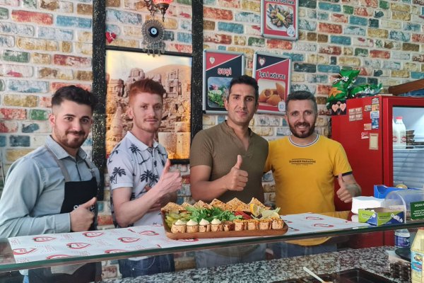 Mamak Çiğ Köfte Lezzetinin Adresi | Serince Çiğ Köfte   Mamak'ta Çiğ Köfte Keyfi Serince ile Başlıyor