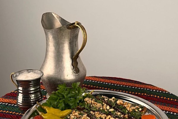 Çiğ Köftenin Yanında Ne Yenir? En Lezzetli Tamamlayıcılar | Serince Çiğ Köfte