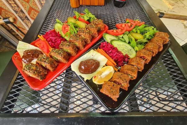 Suhşi Çiğköfte: Geleneksel Lezzetin Modern Sunumu Serince Çiğköfte'de